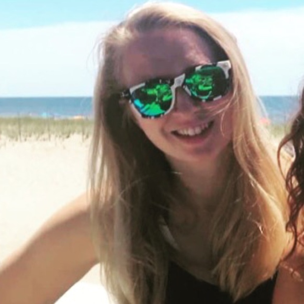 Meet your Posher, Caroline